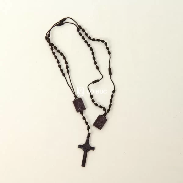 Chuỗi Đeo Scapular Dây Dù Nâu – 2 Ảnh Thánh & Thánh Giá Gỗ Đức Mẹ