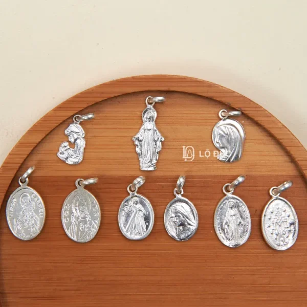 Mặt Dây Chuyền Đức Mẹ Bạc Ý – Nhiều Mẫu