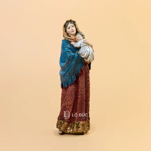Tượng Đức Mẹ Bế Chúa Hài Đồng Với Y Phục Hoa Văn Brocade – Tượng Resin Nhập Khẩu Cao Cấp