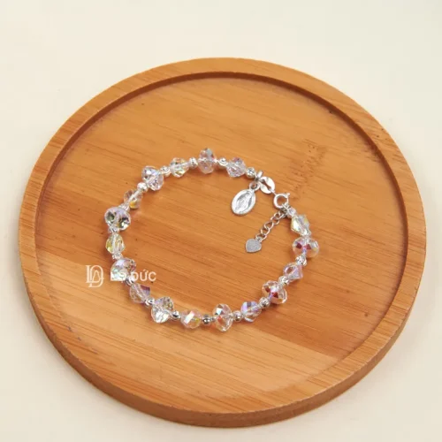 Vòng Tay Pha Lê Lấp Lánh – Vẻ Đẹp Trang Nhã Cùng Các Charm Thiêng Liêng