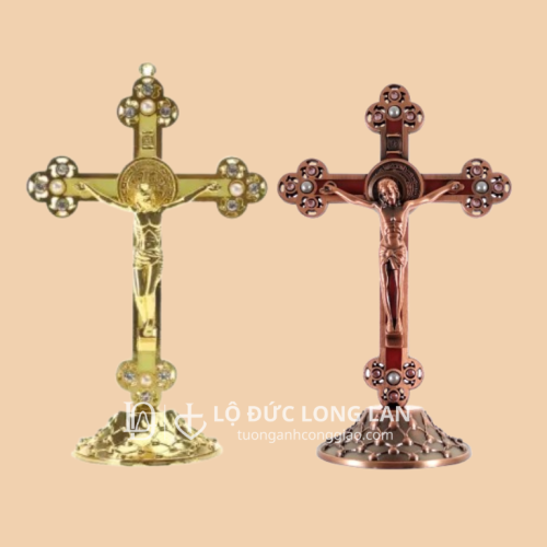 Thánh Giá Kim Đế Hoa Văn Baroque Đính Hạt Ngọc – Mẫu #051