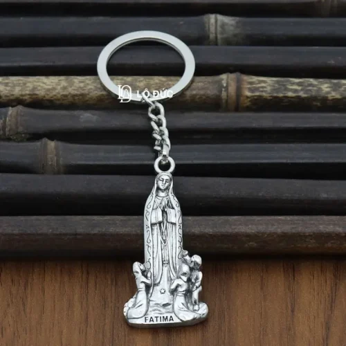 Móc Khóa Inox Hình Đức Mẹ Fatima Và Ba Trẻ Nhỏ Màu Bạc