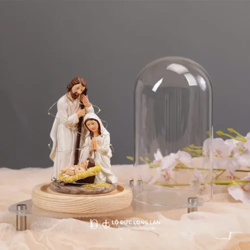 Tượng Thánh Gia Resin Có Đèn Và Chụp Thủy Tinh – Trang Trí Giáng Sinh Cao Cấp